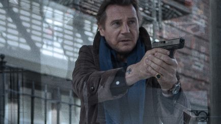 Castigatorul invitatiei duble la filmul „A walk among the tombstones”