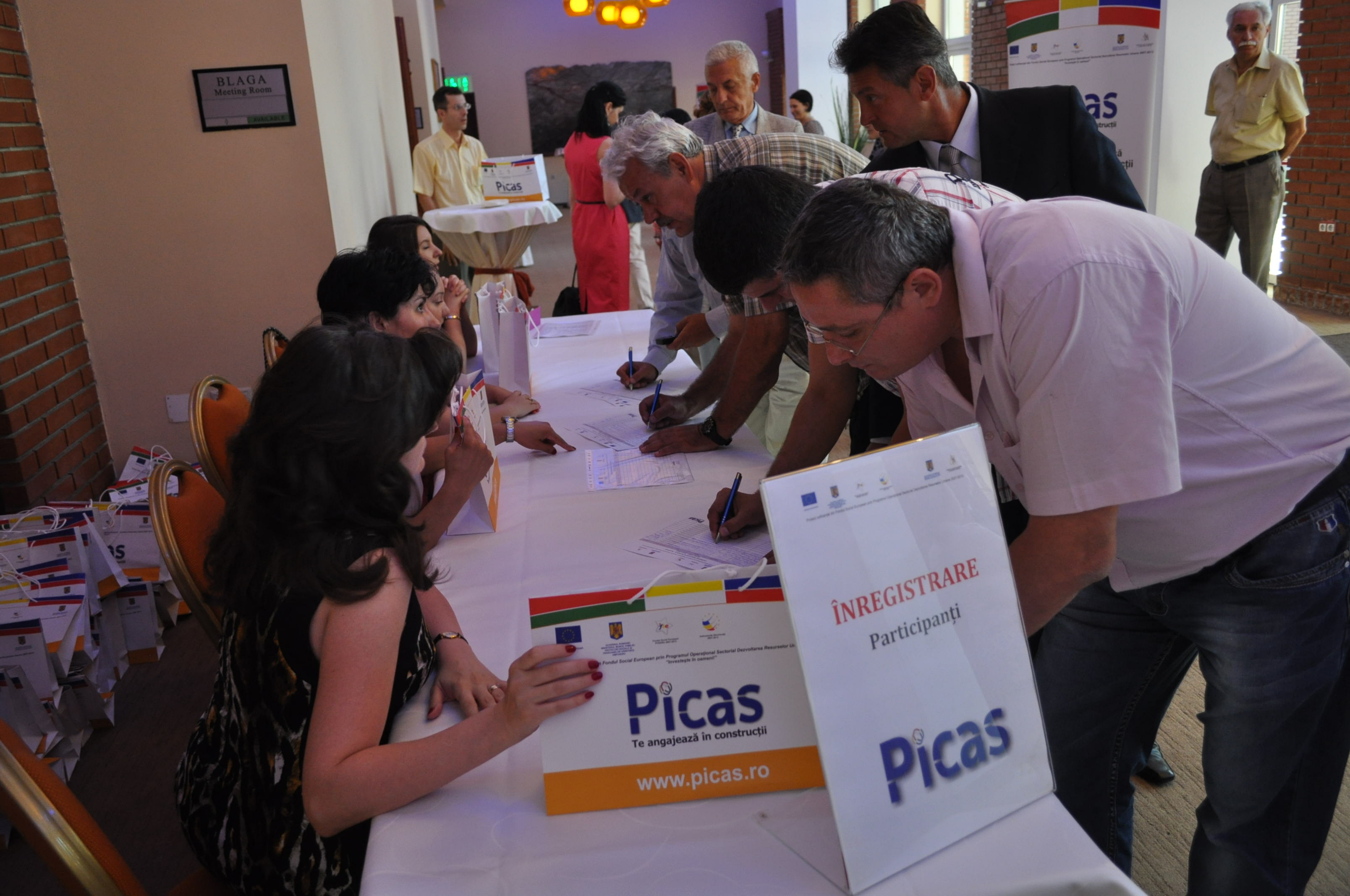 Peste 5.000 de persoane au beneficiat de servicii gratuite de formare prin proiectul PICAS