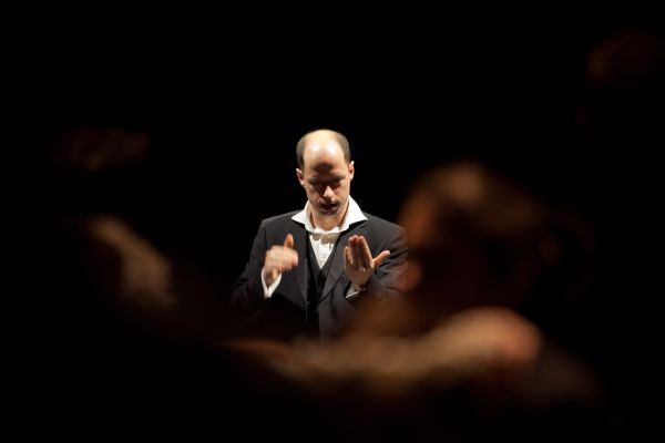 Dirijorul german Ralf Sochaczewsky, într-un concert dedicat Zilei Culturii Naţionale