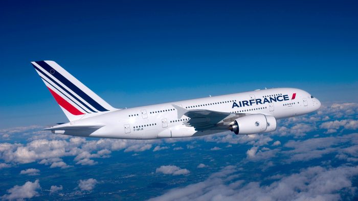 Air France le cere angajaților să o împrumute cu 100 de milioane de euro