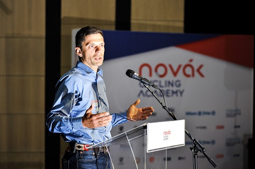 Singurul campion paralimpic din istoria României, Eduard Novak, a lansat o academie de ciclism pentru copii