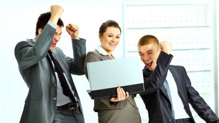 Companiile ar putea lua măsuri mai drastice de monitorizare a activităților angajatului