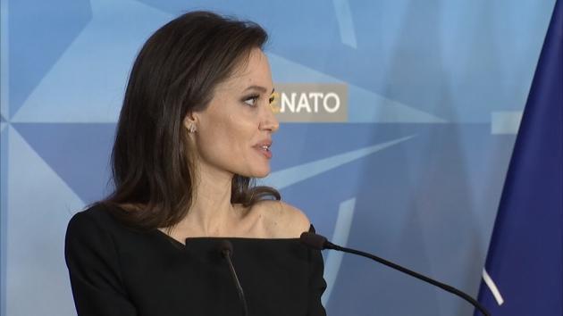 Angelina Jolie va colabora cu NATO