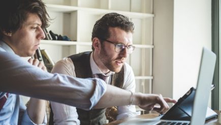 La frontierele paradigmei tehnologice: Soluție de educație în domeniul IT