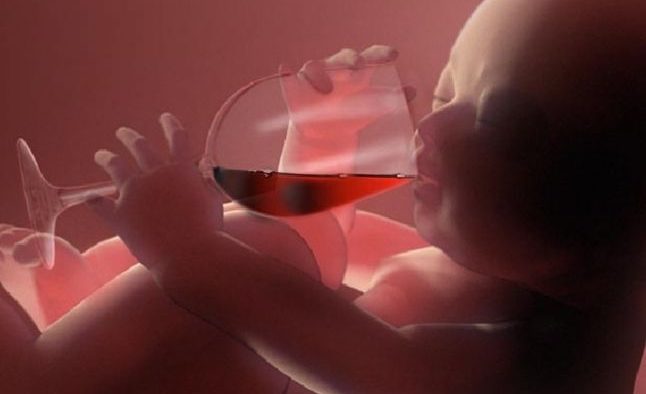 Alcoolul consumat în timpul sarcinii poate avea efecte negative și asupra viitoarelor generații de copii
