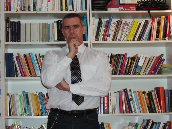 Bruno Medicina: „În România, Internetul, alături de terorism, erau percepute în anii ’90 ca cei mai mari duşmani ai siguranţei naţionale”