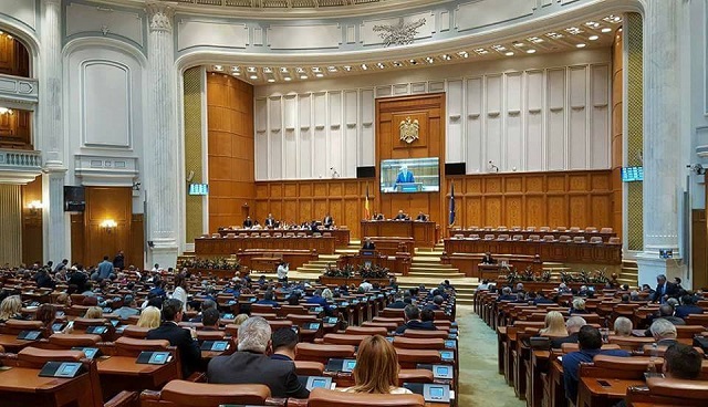 Camera Deputaților a aprobat creşterea salariilor bugetarilor