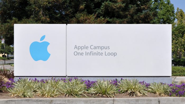Un stagiar la Apple câştigă mai mult decât un CEO în România