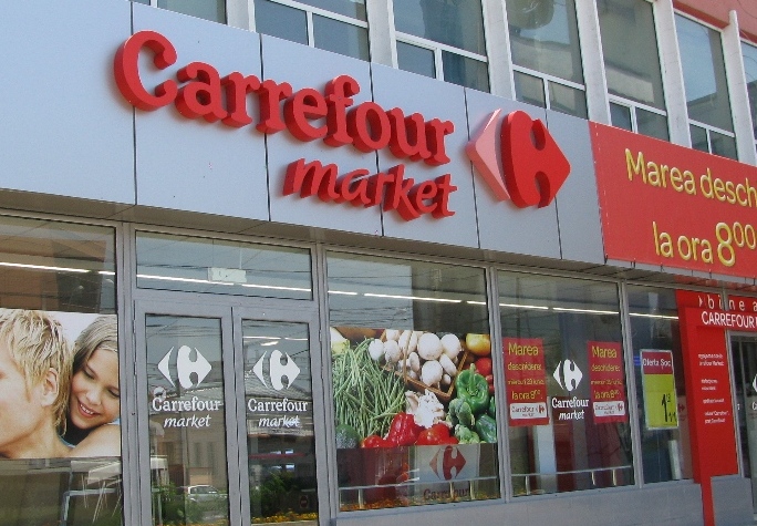 Carrefour mai deschide trei supermarketuri