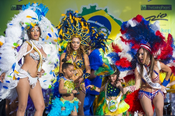 Ce lecţii pot învăţa corporaţiile de la şcolile de samba din Brazilia
