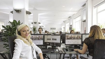 Angajaţi români pregătiţi ca în sistemul universitar