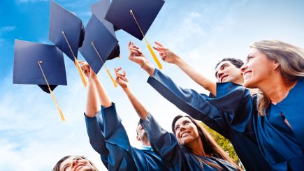Burse oferite de licee din Marea Britanie, Elvetia si SUA la targul „World Education”