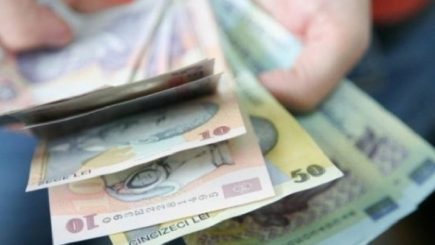 Vor fi creșteri salariale în 2017? Răspunsuri surprinzătoare date de români