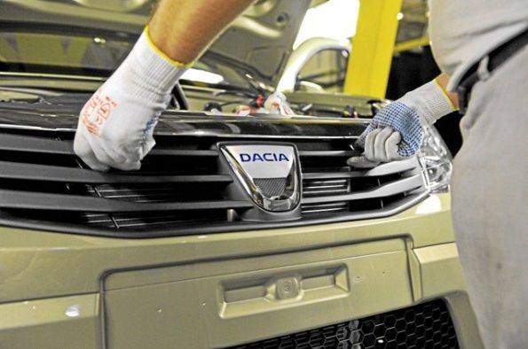 Dacia susține învățământul și formarea profesională