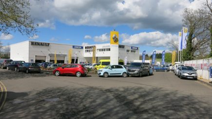 Record de vânzări pentru Renault şi Dacia în primele şase luni din 2016