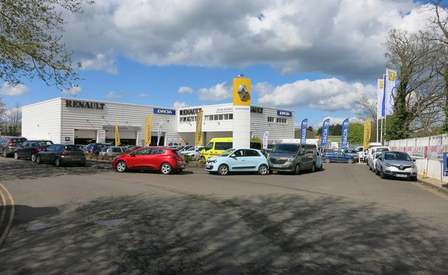 Record de vânzări pentru Renault şi Dacia în primele şase luni din 2016