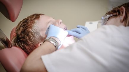Când a început să practice profesia de medic stomatolog nu se gândea că va ajunge să deţină un lanţ de nouă clinici