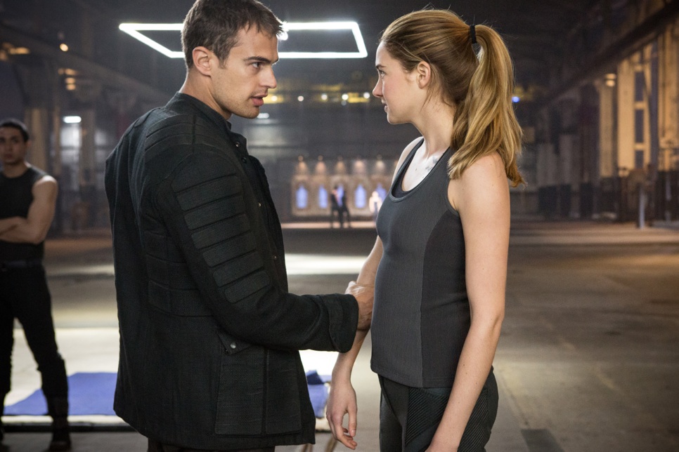 Câștigă o invitație dubla la filmul „Divergent”