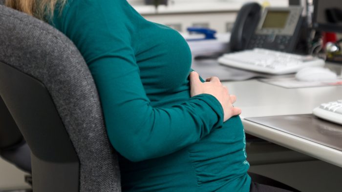 Noi drepturi la locul de muncă pentru gravide şi mame