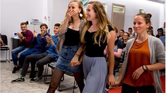 Trei adolescente din Cluj-Napoca au câştigat un concurs de start-up-uri