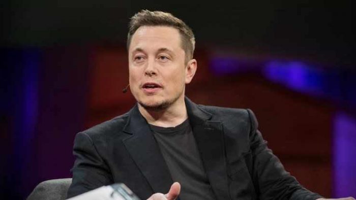 O lecție despre inteligență emoțională: Un jurnalist i-a cerut lui Elon Musk să îi acorde un interviu, iar răspunsul lui a devenit viral