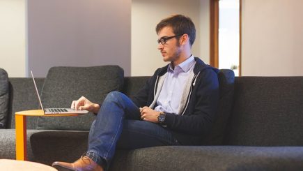 Cum vor arăta meseriile viitorului? Tinerii se pot pregăti pentru ce-i aşteaptă pe piaţa muncii