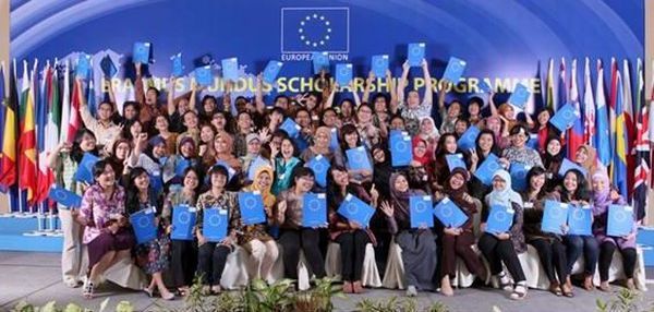 UE a alocat aproximativ 3 miliarde de euro pentru Erasmus în perioada 2007-2013