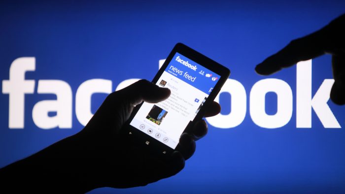 Facebook schimbă din nou regulile „jocului” din NewsFeed