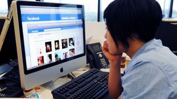 Cele 12 informații pe care ar trebui să le ștergeți urgent de pe Facebook