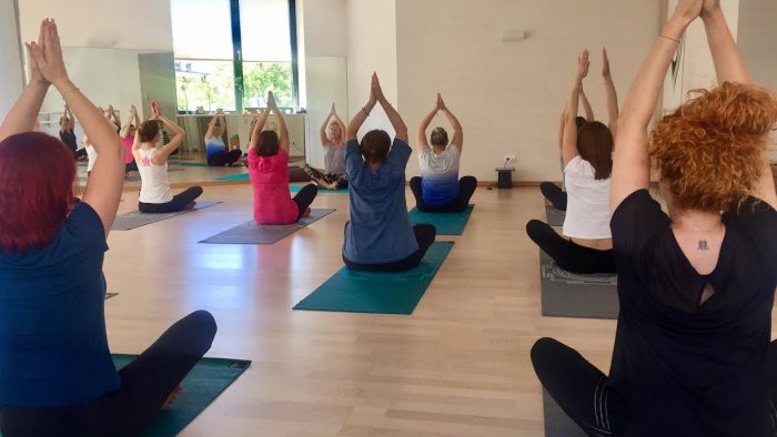 Shape your life! Imboldul de a încerca: Yoga Hub, un mod de viață