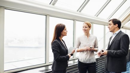 Egalitate între femei şi bărbaţi la job: Tehnologia, un factor-cheie pentru reducerea inegalităţilor dintre sexe