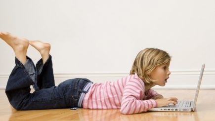 Homeschooling: avantaje și dezavantaje. Cum este perceput acest concept de educație în România