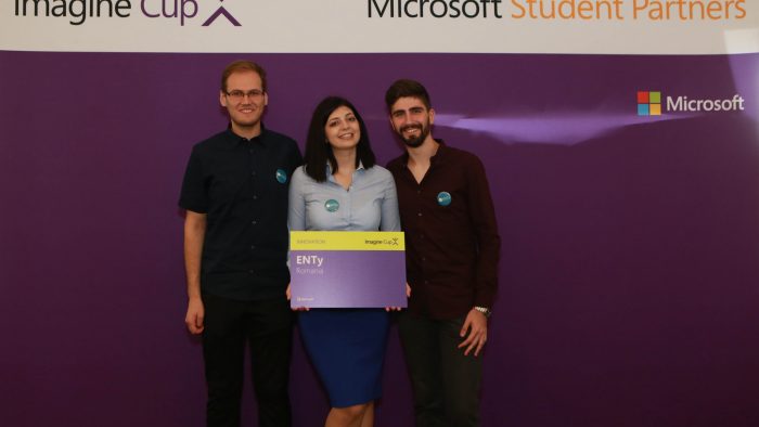 Studenții români care au câștigat finala Microsoft Imagine Cup 2016 la categoria Innovation