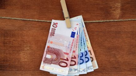 Preşedintele a promulgat legea privind insolvenţa persoanelor fizice