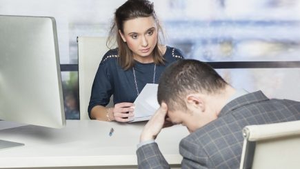 Limbajul trupului la interviu. Oamenii te vor trata diferit în funcție de ce transmite corpul tău?