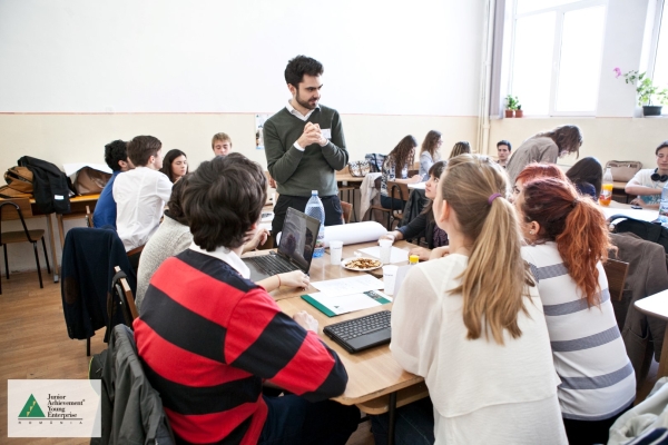Soluţii inovatoare propuse de elevii bucureşteni pentru promovarea României