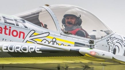 Pilotul acrobat lituanian Jurgis Kairys și-a anunțat prezența la BIAS
