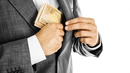 Salariile bugetarilor ar urma să crească cu 20% în 4 ani