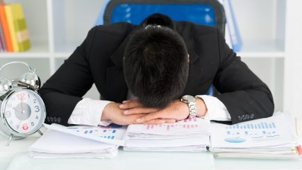Angajatul leneș. Cum îl identifici repede și unde este problema, de fapt