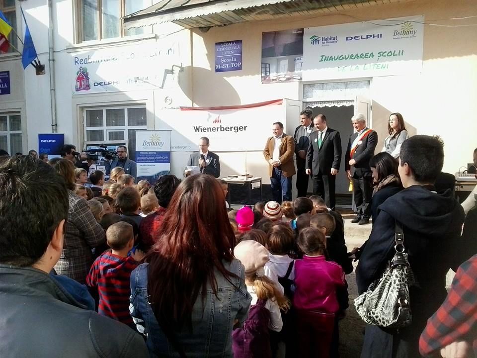 Habitat for Humanity România, Fundaţia Serviciilor Sociale Bethany şi Delphi Automotive finalizează lucrările de renovare la şcoala de la Liteni