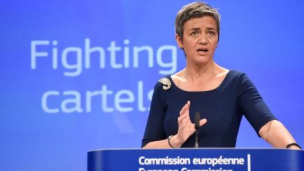 Femeia care a condus investigaţia împotriva Google, soldată cu o amendă record, povesteşte cum construieşte cazuri atât de complexe