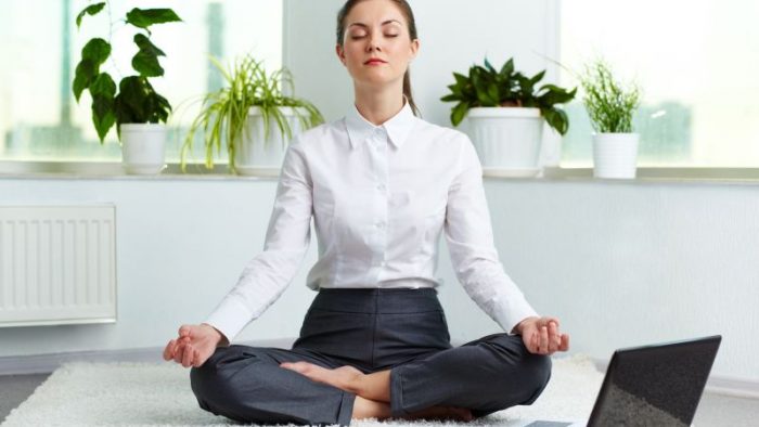 Ce beneficii pot avea liderii de pe urma meditaţiei