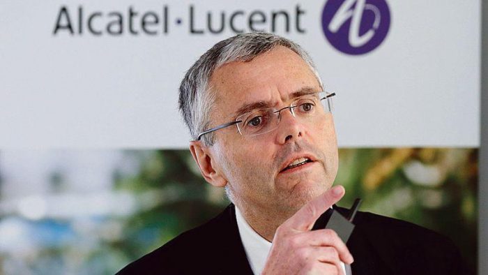 Prima de plecare a directorului de la Alcatel-Lucent, subiect de indignare