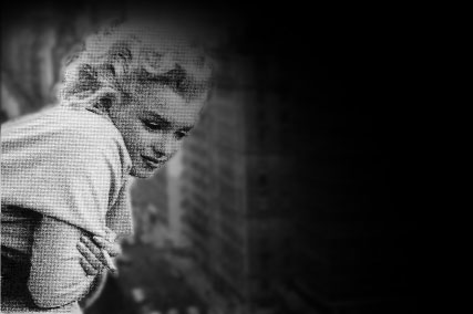 Marilyn Monroe Actrita a murit. Traiasca legenda!