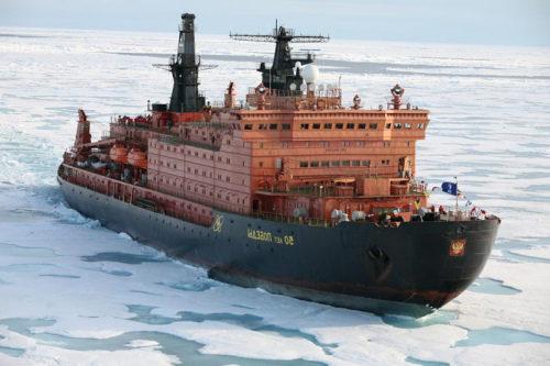 Un român pleacă la Polul Nord la bordului unui spărgător de gheaţă