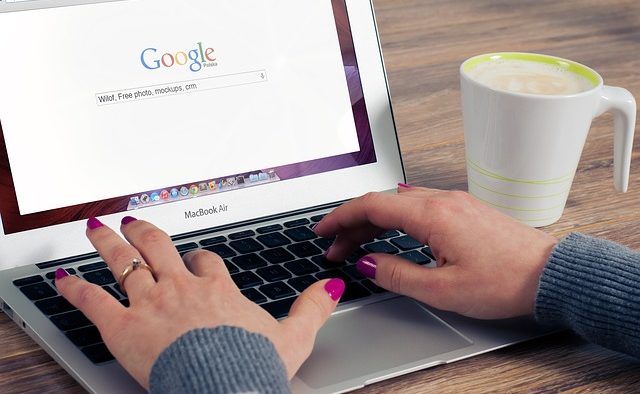 Dreptul de a fi uitat: E obligat sau nu Google să te şteargă din căutări? Dezbatere la Curtea Europeană de Justiţie