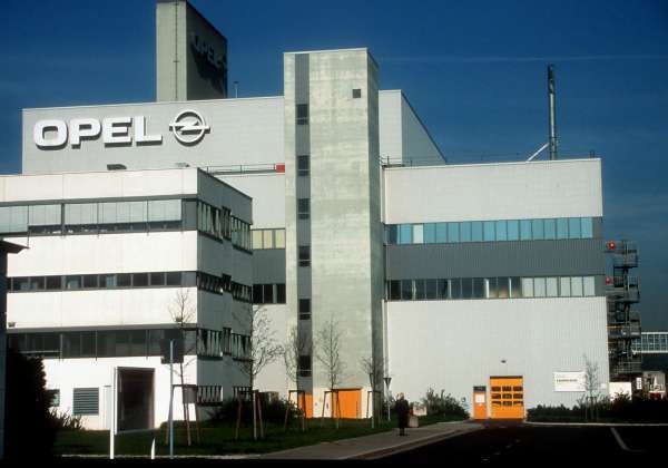 Fiat vrea să preia gratis Opel