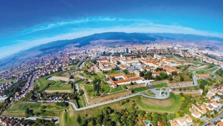 Ce e oraşul, dacă nu oamenii din el? Cum se poate transforma urbea noastră cea de toate zilele. Expertiza franceză
