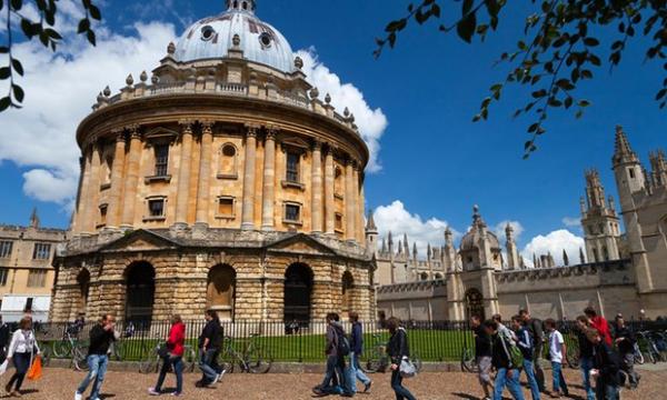 Un absolvent acuză Oxford în instanță pentru eșecul lui în carieră