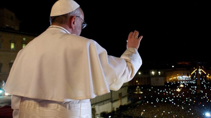 Excerciții spirituale și postare pe Twitter: Papa Francisc, câteva zile zile în afara Vaticanului